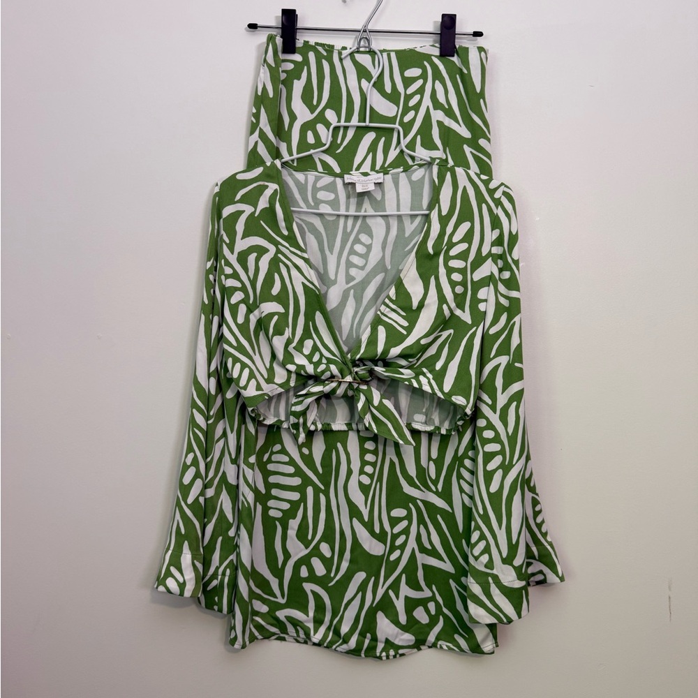 House of Harlow 1960 Matching Set Flare Long Sleeve Crop and Midi Skirt‎ size XS